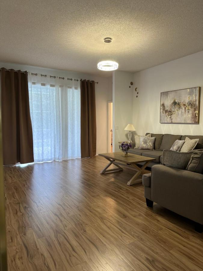 Private Pool With A Beautiful View Overlooking The Lake! Near Disney - Universal Kissimmee Luaran gambar